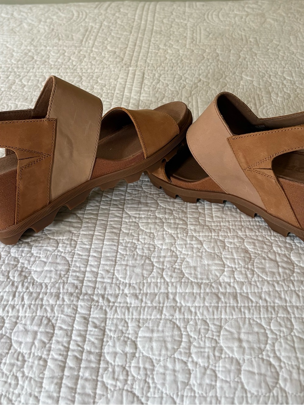 Sorel Women's Two-Tone Tan and Brown Slide Sandals